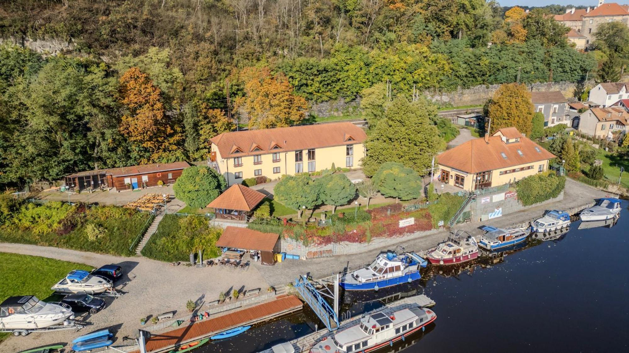 Marina Vltava 호텔 Nelahozeves 외부 사진